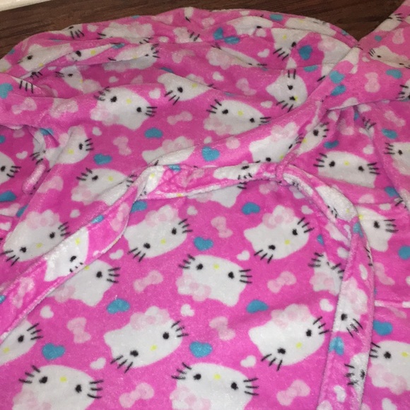 Hello kitty robe - Picture 2 of 3